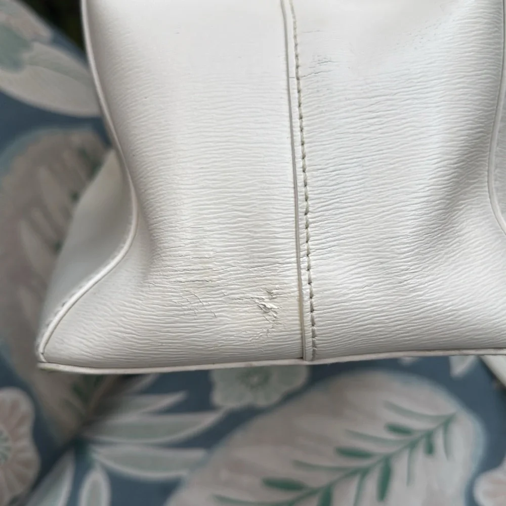 Ralph Lauren White Leather Business CEO Tote gold hardware **flawed**